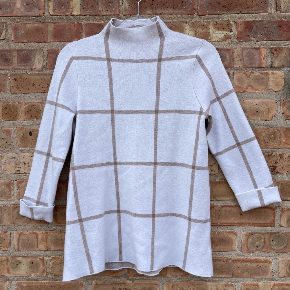 Tahari white and tan striped sweater